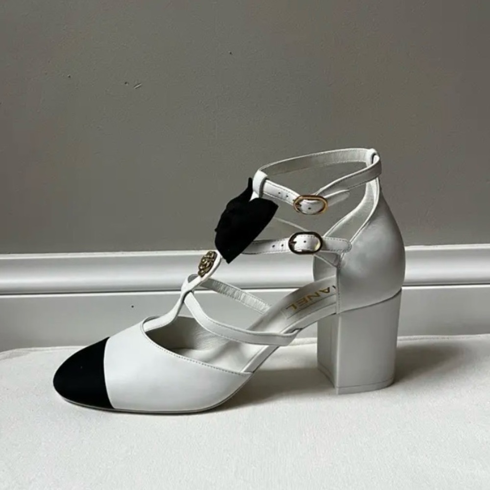 Authentic Chanel Camelia Lambskin & Grosgrain T-Strap Mary Jane Pumps size 37 - Picture 17 of 17